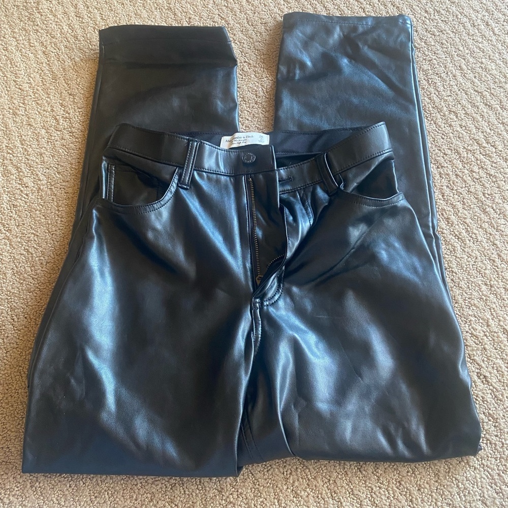 Abercrombie 90's Straight Ultra High Rise Leather Pants